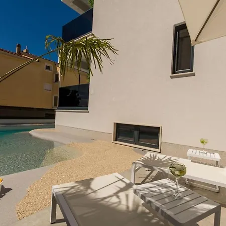 Luxury Royal M With Pool Ii