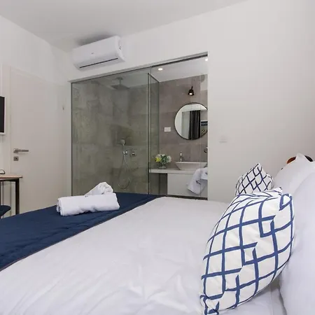 Luxury Royal M With Pool Ii Διαμέρισμα Τρογκίρ