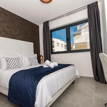 Luxury Royal M With Pool Ii Τρογκίρ
